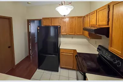 17562 Pond Circle, Eden Prairie, MN 55346 - Photo 4