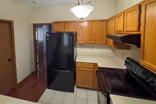 17562 Pond Cir, Eden Prairie, MN 55346 - Photo 4