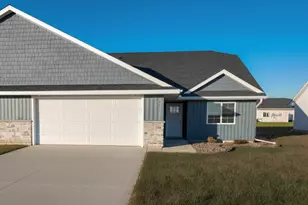 718 S Division St, Roberts, WI 54023 - Photo 1