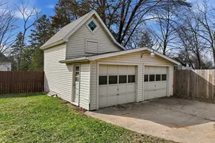 921 11th St E, Menomonie, WI 54751 - Photo 4