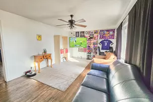 513 E Hollett St, Tracy, MN 56175 - Photo 2