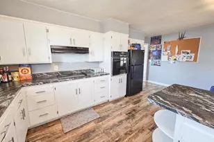 513 E Hollett St, Tracy, MN 56175 - Photo 6