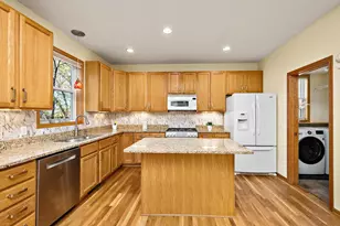 4925 Narcissus Ln N, Plymouth, MN 55446 - Photo 12