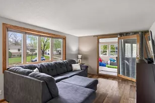 556 53 1/2 Ave NE, Fridley, MN 55421 - Photo 4
