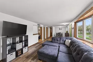 556 53 1/2 Ave NE, Fridley, MN 55421 - Photo 6