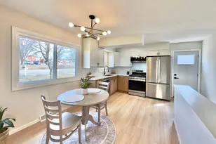 2125 Hazelwood St, Maplewood, MN 55109 - Photo 6