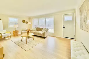 2125 Hazelwood St, Maplewood, MN 55109 - Photo 12