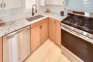 2125 Hazelwood St, Maplewood, MN 55109 - Photo 8