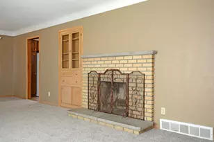 1483 3rd St E, Saint Paul, MN 55106 - Photo 6