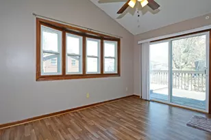 1483 3rd St E, Saint Paul, MN 55106 - Photo 14