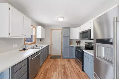 8226 Hillside Trail S, Cottage Grove, MN 55016 - Photo 10