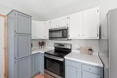 8226 Hillside Trail S, Cottage Grove, MN 55016 - Photo 12