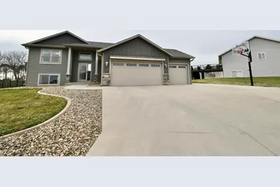 887 Golf View Avenue, Zumbrota, MN 55992 - Photo 1