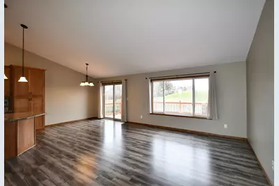 887 Golf View Avenue, Zumbrota, MN 55992 - Photo 10