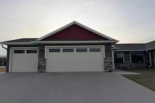 147 Highland Circle, Zumbrota, MN 55992 - Photo 2