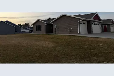 147 Highland Circle, Zumbrota, MN 55992 - Photo 4