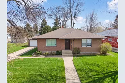 707 W Alcott Avenue, Fergus Falls, MN 56537 - Photo 2
