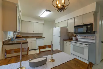 707 W Alcott Avenue, Fergus Falls, MN 56537 - Photo 4