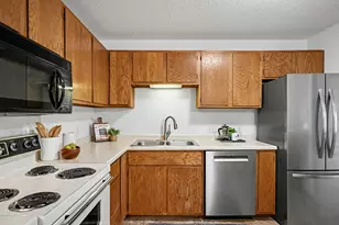 5645 Green Cir Dr, Hopkins, MN 55343 - Photo 8