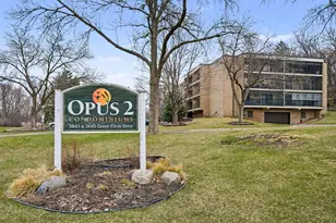 5645 Green Cir Dr, Hopkins, MN 55343 - Photo 2