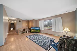 402 E 2nd St N, Truman, MN 56088 - Photo 6