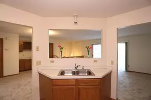 7689 Nicholas Way, Chanhassen, MN 55317 - Photo 6