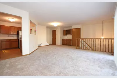 7689 Nicholas Way, Chanhassen, MN 55317 - Photo 2