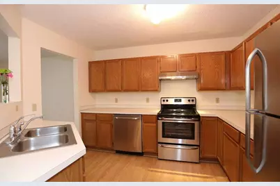 7689 Nicholas Way, Chanhassen, MN 55317 - Photo 4