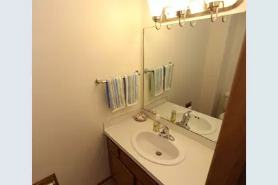 7689 Nicholas Way, Chanhassen, MN 55317 - Photo 8