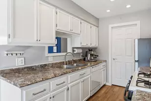 7404 Landau Dr, Bloomington, MN 55438 - Photo 6
