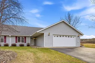 320 Willink Dr, Baldwin, WI 54002 - Photo 2