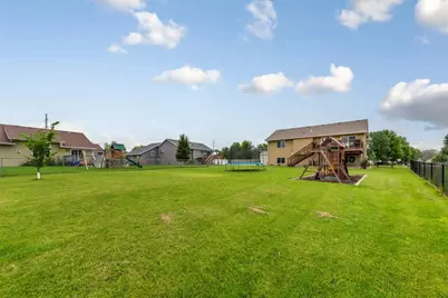 1604 Prairie Avenue SW, Faribault, MN 55021 - Photo 2