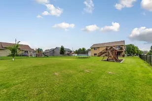 1604 Prairie Ave SW, Faribault, MN 55021 - Photo 2