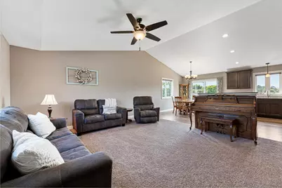 1604 Prairie Avenue SW, Faribault, MN 55021 - Photo 4