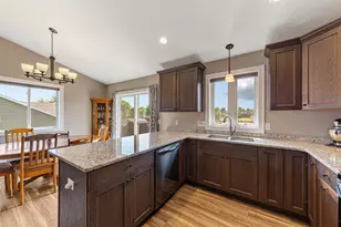 1604 Prairie Ave SW, Faribault, MN 55021 - Photo 8