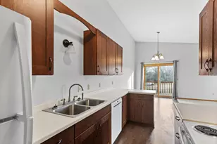 3814 Windcrest Ct, Eagan, MN 55123 - Photo 10