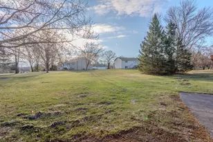 3814 Windcrest Ct, Eagan, MN 55123 - Photo 2