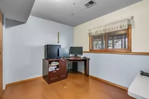 419 Springhill Rd, Vadnais Heights, MN 55127 - Photo 16