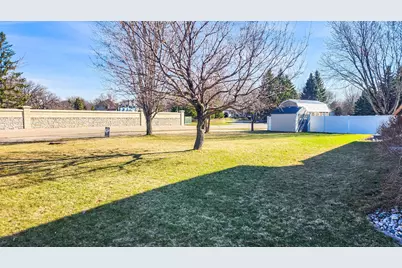 4041 S Rivershore Drive, Moorhead, MN 56560 - Photo 38