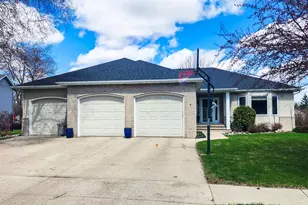 4041 S Rivershore Dr, Moorhead, MN 56560 - Photo 2