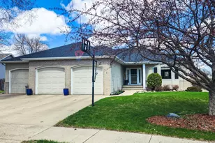 4041 S Rivershore Dr, Moorhead, MN 56560 - Photo 1
