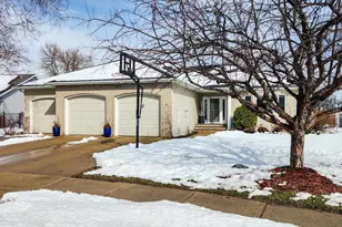 4041 S Rivershore Dr, Moorhead, MN 56560 - Photo 2