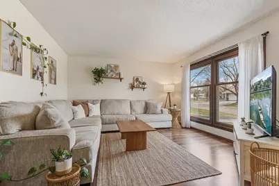 8656 Ivywood Avenue S, Cottage Grove, MN 55016 - Photo 2