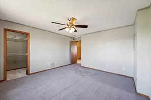 6913 Connelly Cir, Savage, MN 55378 - Photo 8
