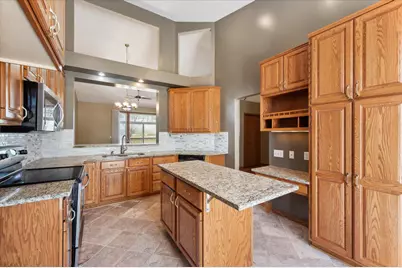 6913 Connelly Circle, Savage, MN 55378 - Photo 6