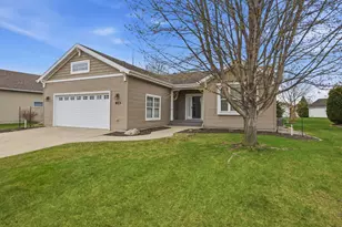613 13th Ave N, Moorhead, MN 56560 - Photo 2