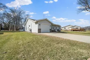 714 Janes Cir Dr SW, Alexandria, MN 56308 - Photo 2