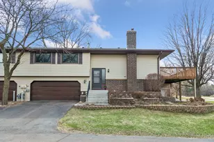 10719 Yukon Ave S, Bloomington, MN 55438 - Photo 2