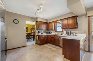 3219 Flag Ave N, New Hope, MN 55427 - Photo 10