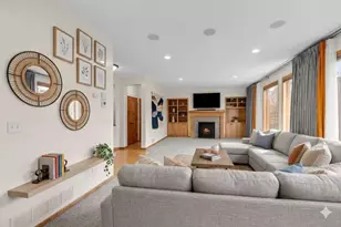 10803 Hawthorn Trail, Woodbury, MN 55129 - Photo 2